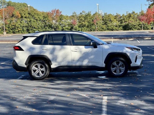 Used 2022 Toyota RAV4 LE image 9