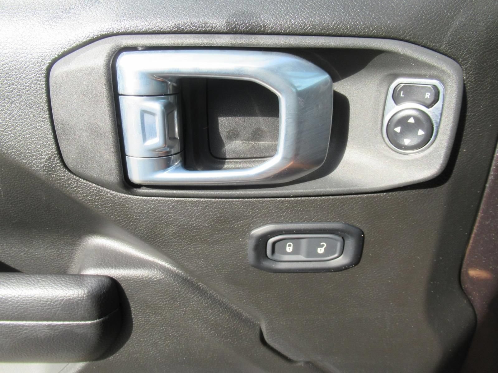 Used 2024 Jeep Wrangler Unlimited Sport AWD/4WD image 22