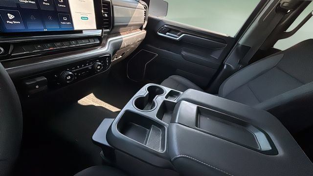 Used 2025 Chevrolet Silverado 1500 LT AWD/4WD image 14