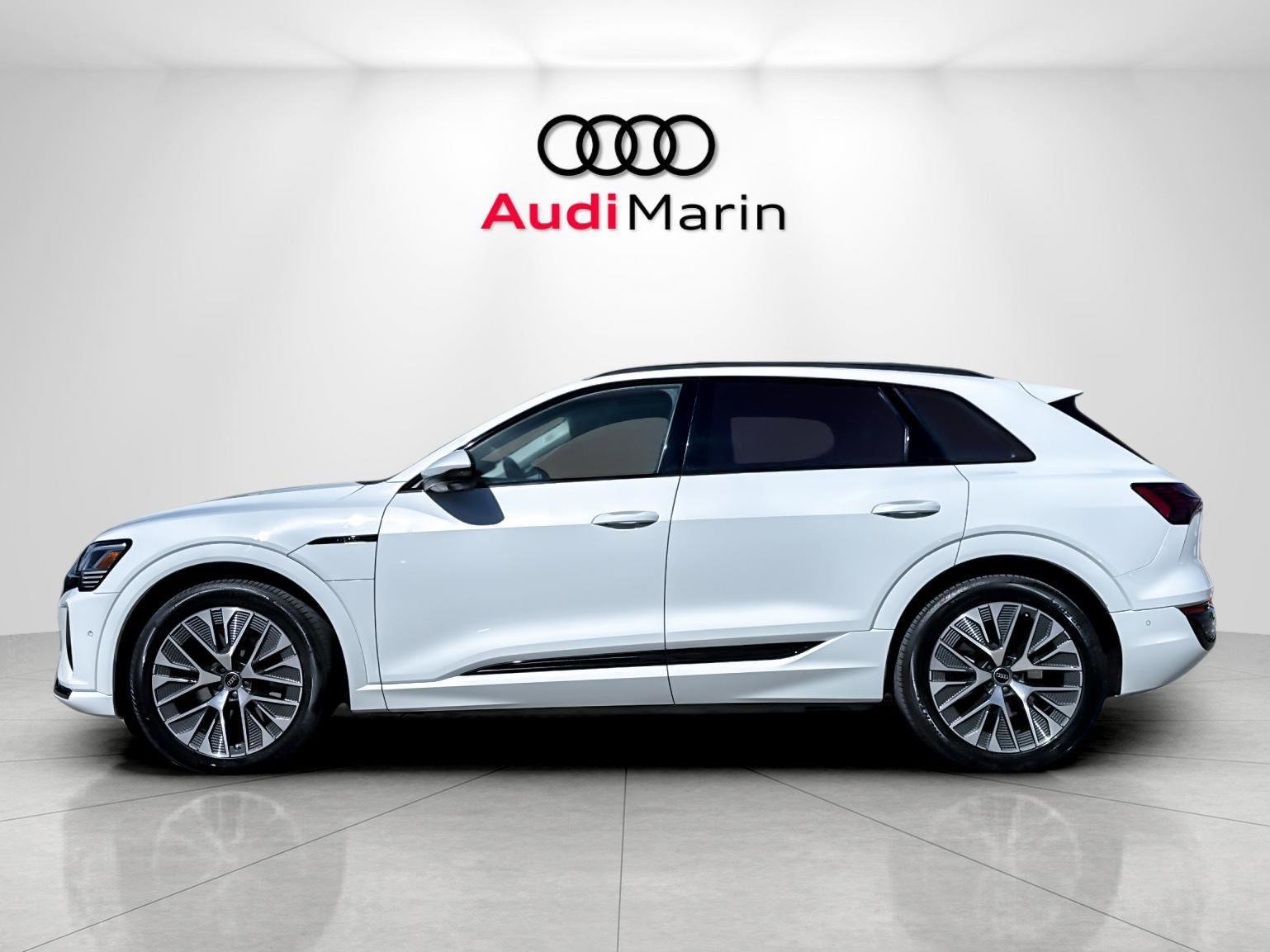 Used 2024 Audi Q8 e-tron Prestige w/ Prestige Package image 2