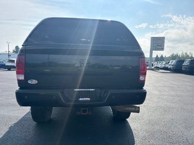 Used 2018 RAM 2500 SLT w/ Black Appearance Group AWD/4WD image 5