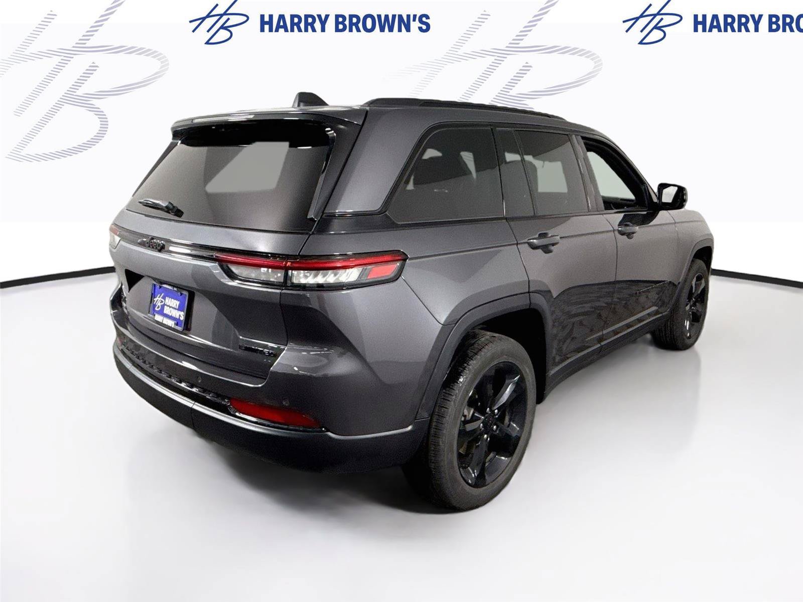 Used 2025 Jeep Grand Cherokee Limited w/ Black Appearance Package AWD/4WD image 28