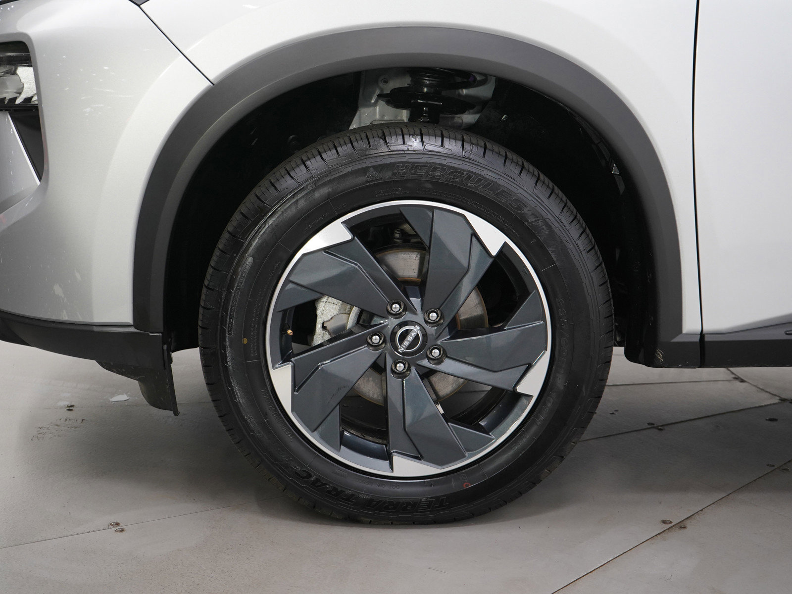 Used 2024 Nissan Rogue SV image 28