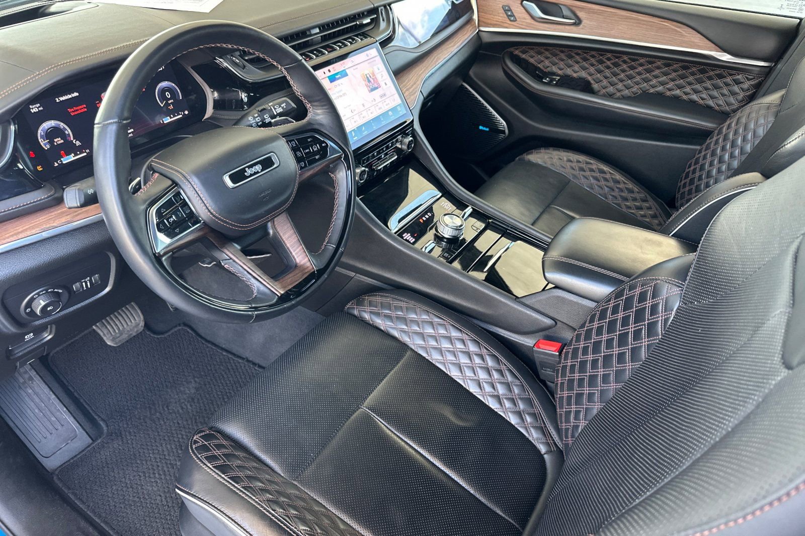 Used 2023 Jeep Grand Cherokee Summit w/ Adv Protech Group IV image 9