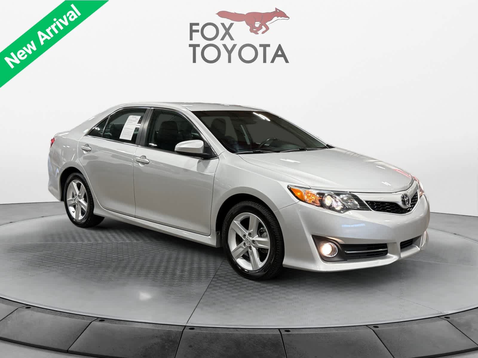 Used 2014 Toyota Camry SE FWD image 8