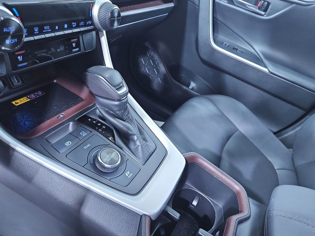 Used 2022 Toyota RAV4 Limited image 23