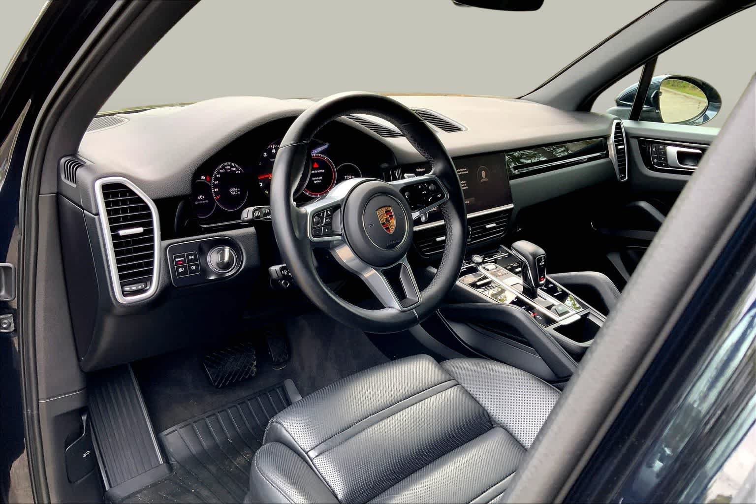 Used 2022 Porsche Cayenne AWD/4WD image 16