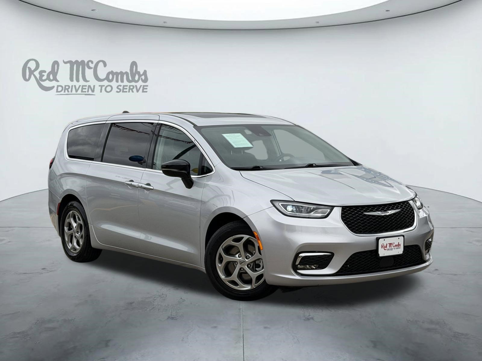 Used 2024 Chrysler Pacifica Limited FWD image 1