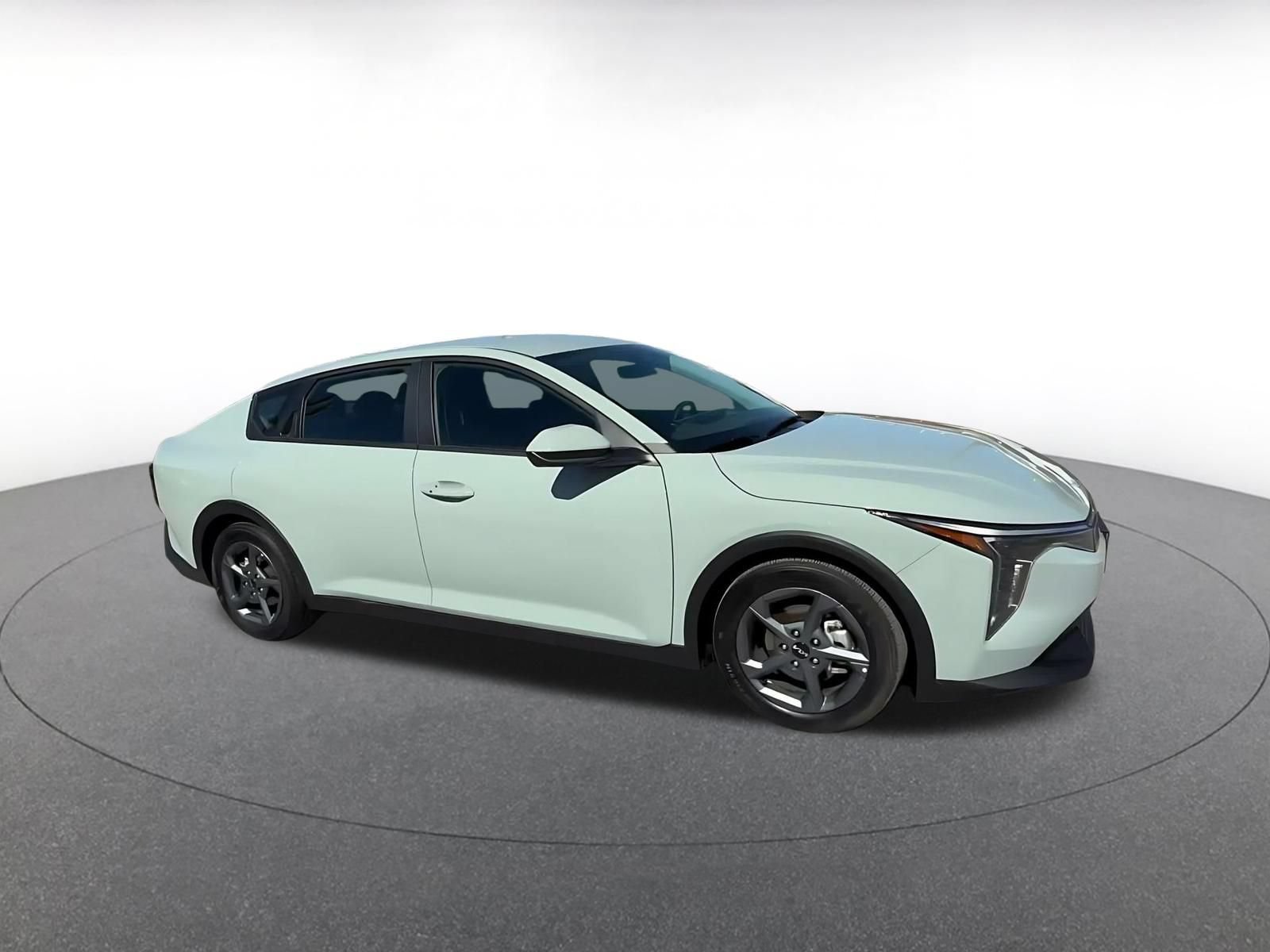 Used 2026 Kia K4 FWD image 2