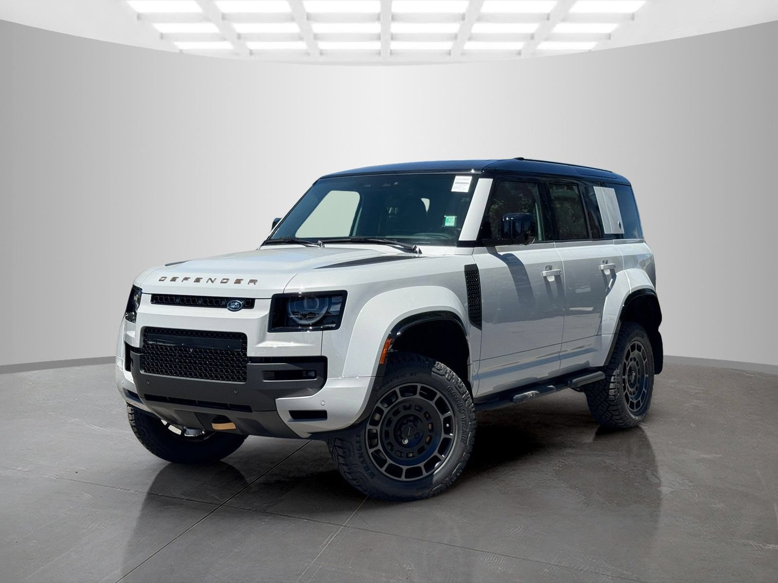 New 2026 Land Rover Defender 110 OCTA AWD/4WD image 1