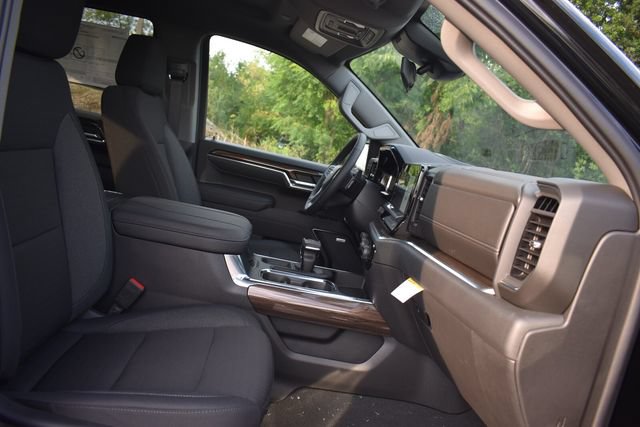 New 2026 Chevrolet Silverado 1500 LT Trail Boss w/ Dark Appearance Package AWD/4WD image 15