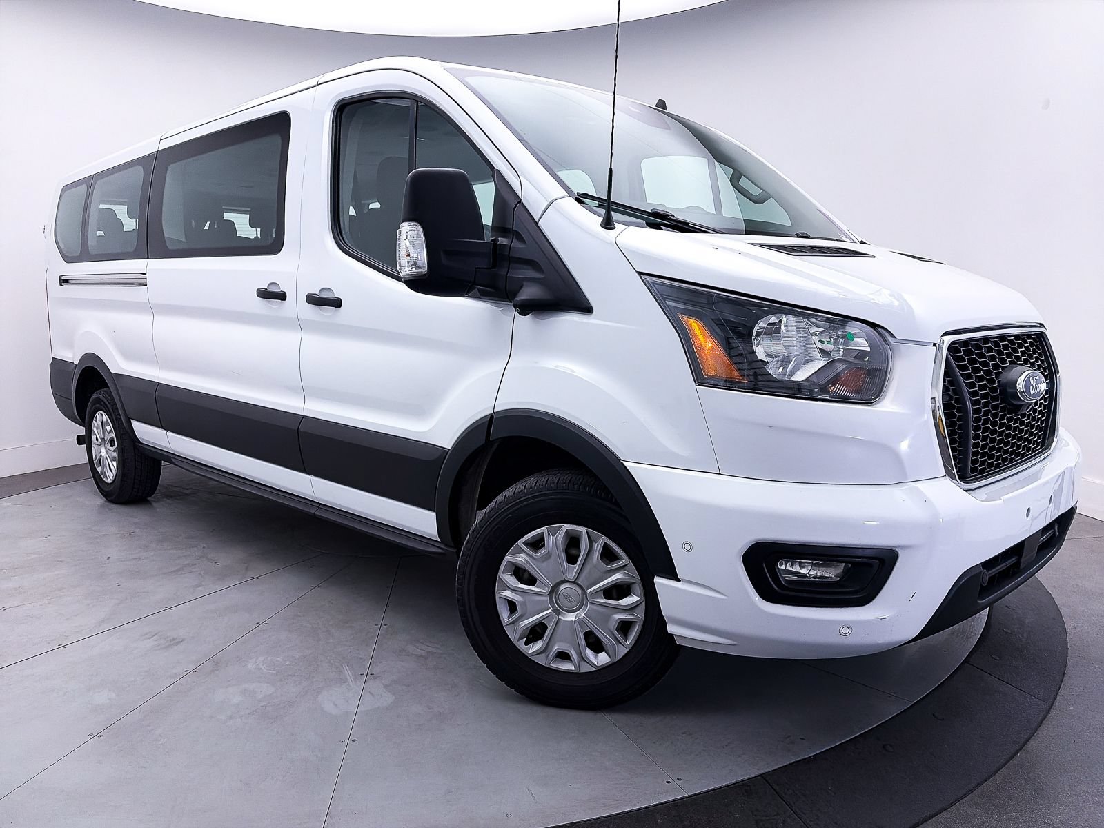 Used 2023 Ford Transit 350 XLT RWD video 1