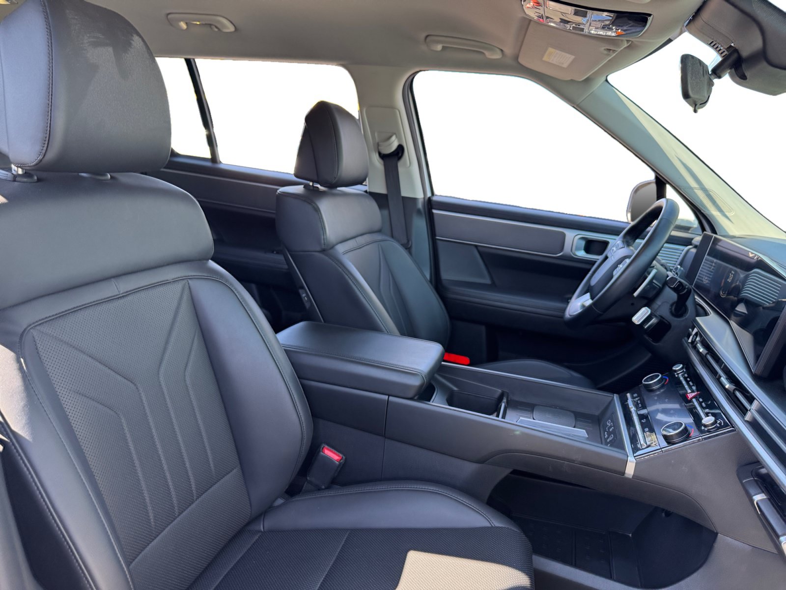 Used 2024 Hyundai Santa Fe SEL FWD image 15