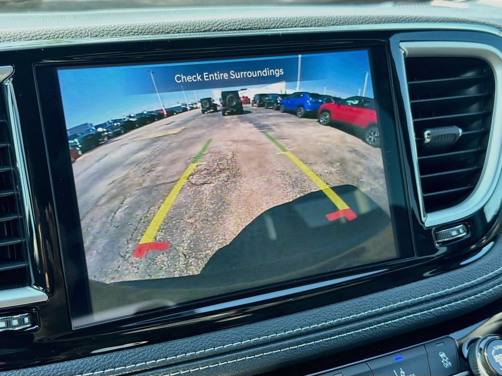New 2027 Chrysler Pacifica Select FWD image 16