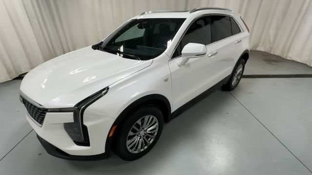 Certified 2024 Cadillac XT4 Premium Luxury w/ Cold Weather Package AWD/4WD image 4