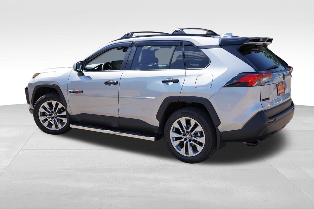 Used 2025 Toyota RAV4 XLE Premium w/ Weather Package AWD/4WD image 8