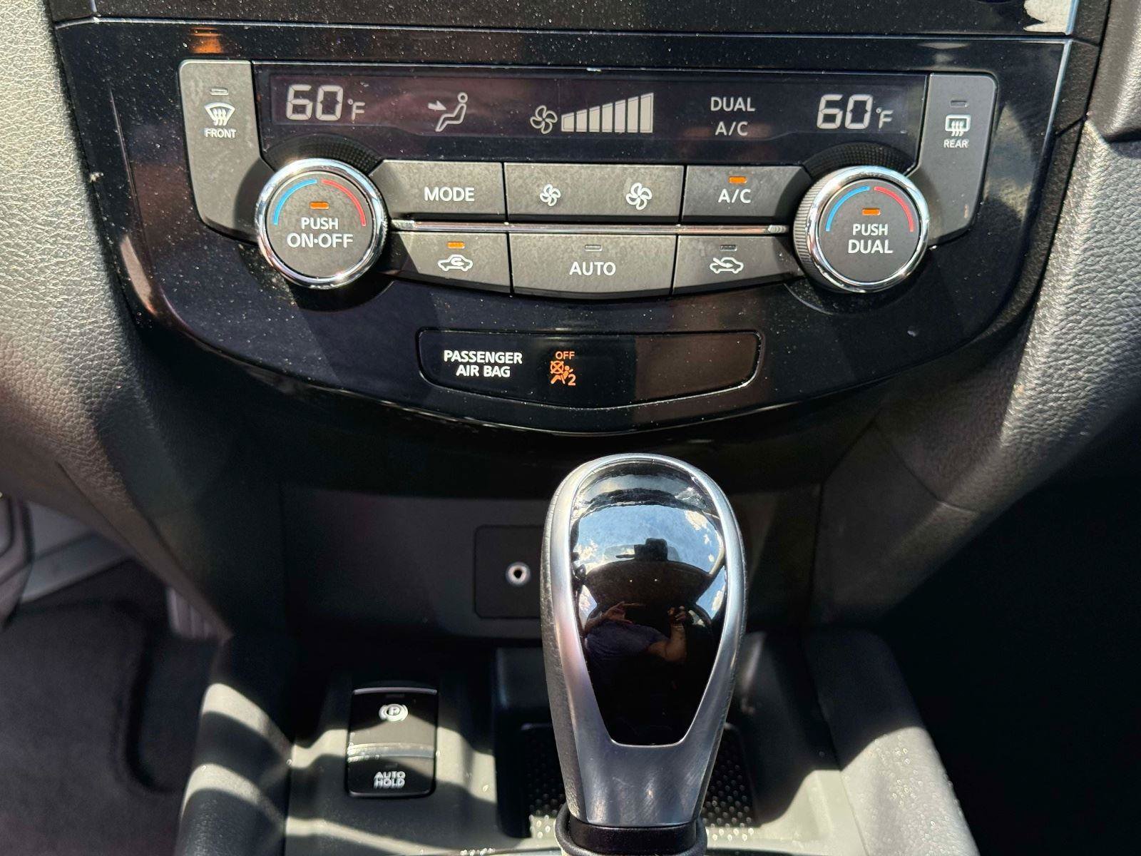 Used 2020 Nissan Rogue SV w/ Sun & Sound Touring Package AWD/4WD image 26