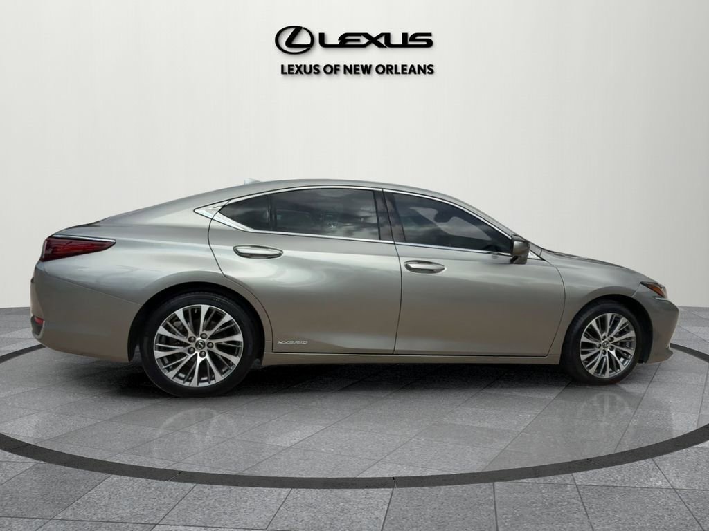 Certified 2021 Lexus ES 300h w/ Premium Package image 9