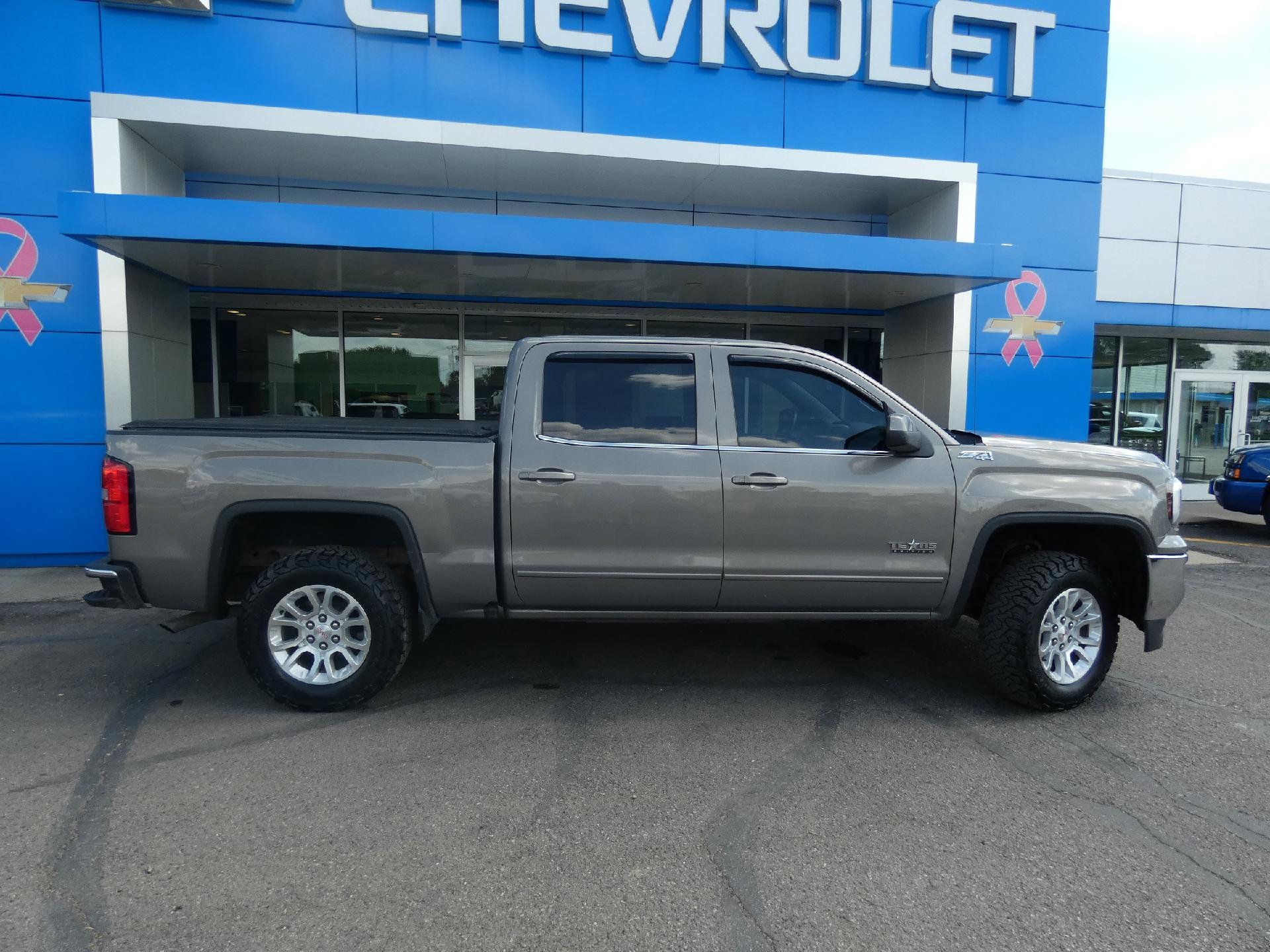 Used 2017 GMC Sierra 1500 SLE w/ Texas SLE Value Package AWD/4WD image 2