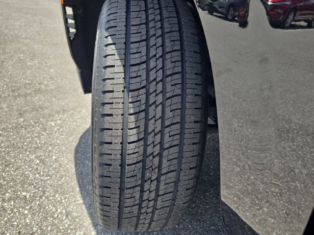 Certified 2024 Chevrolet Suburban RST RWD image 33