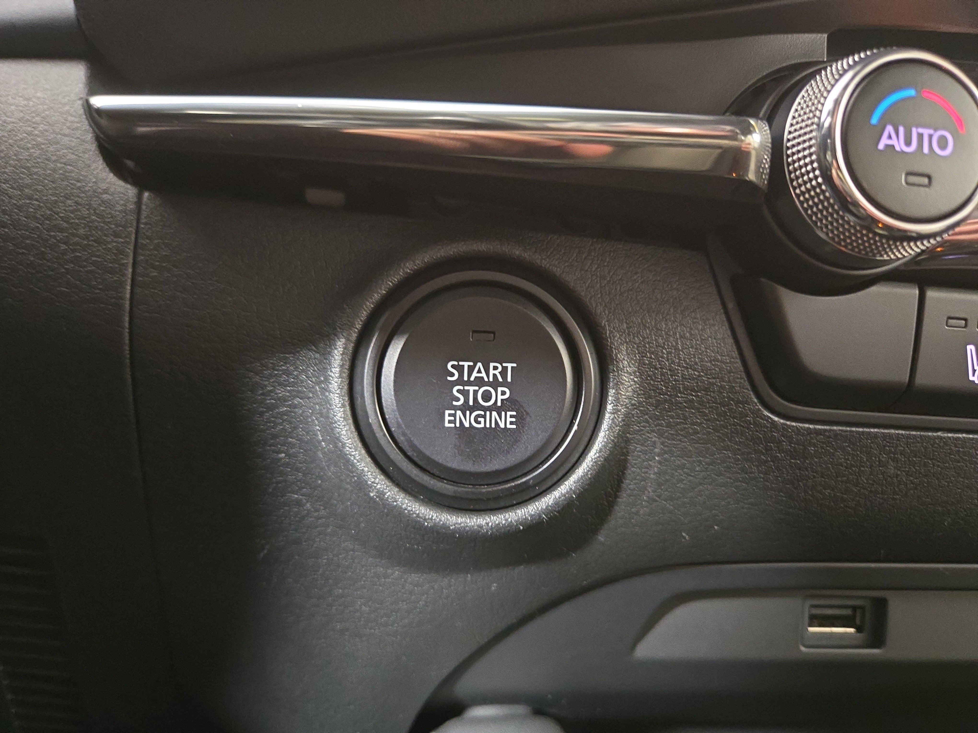 Used 2019 MAZDA MAZDA3 Hatchback w/ Preferred Package image 26