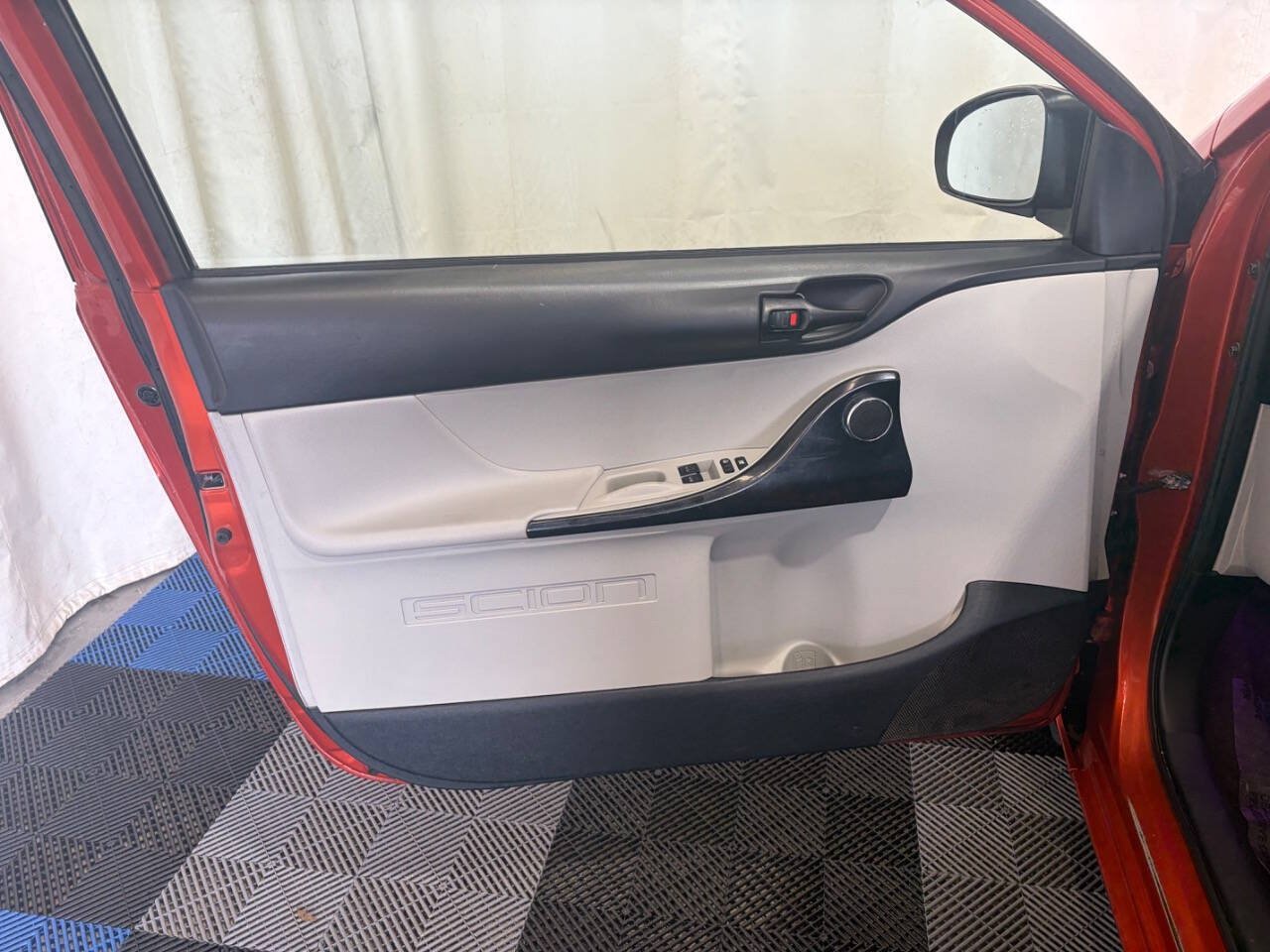 Used 2012 Scion iQ w/ Rear Speaker Pkg FWD image 8
