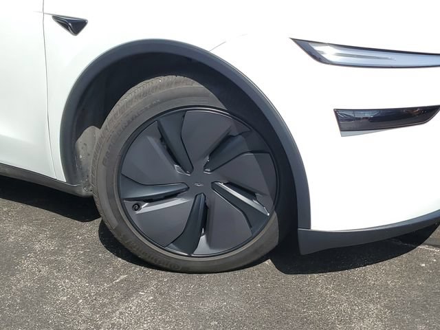 Used 2026 Tesla Model Y AWD image 5