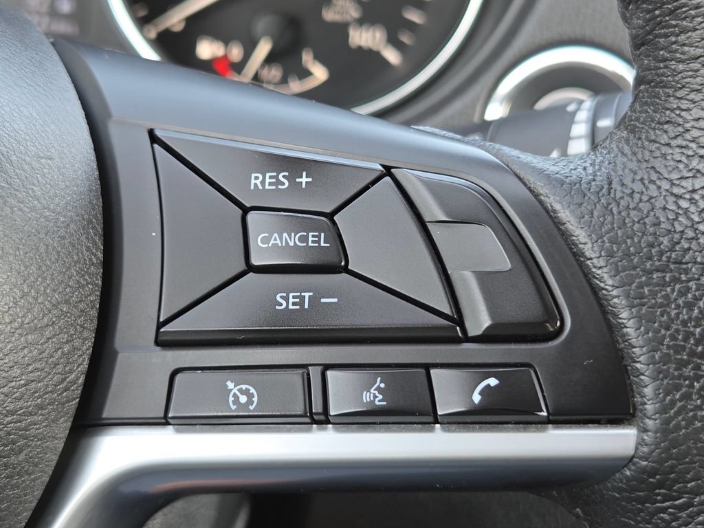 Used 2019 Nissan Rogue SV AWD/4WD image 9