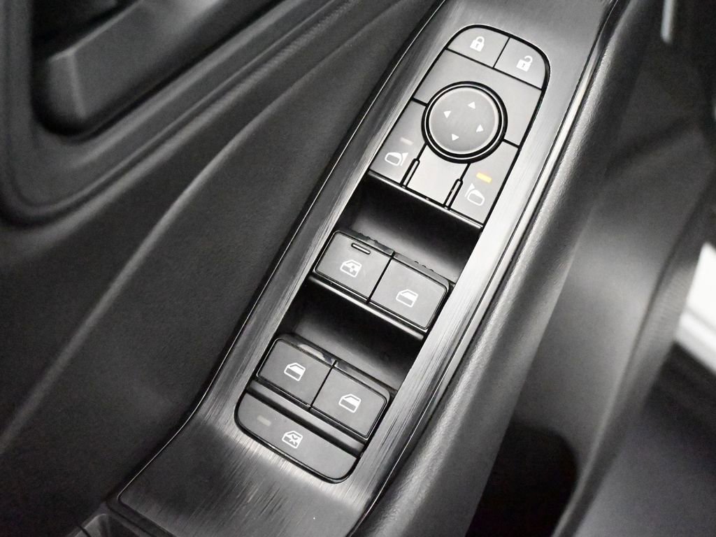 Used 2024 Nissan Rogue S image 13