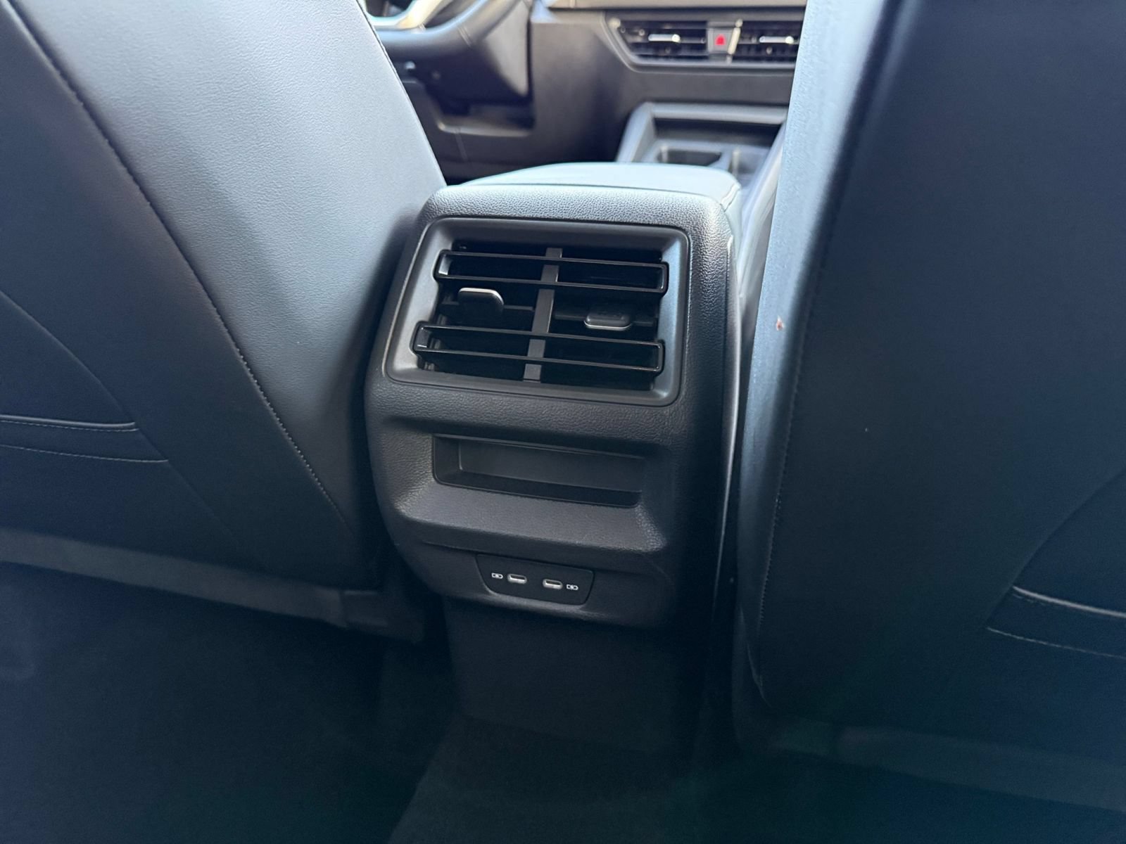 Used 2026 Volkswagen Tiguan SE AWD/4WD image 24