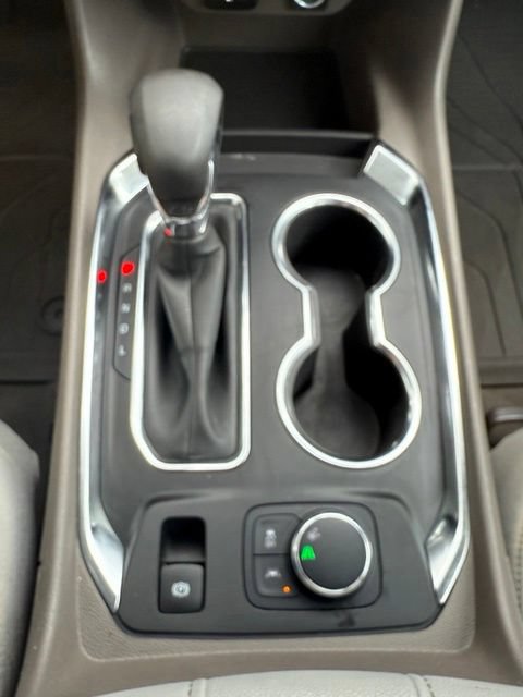 Used 2021 Chevrolet Traverse LT FWD image 28