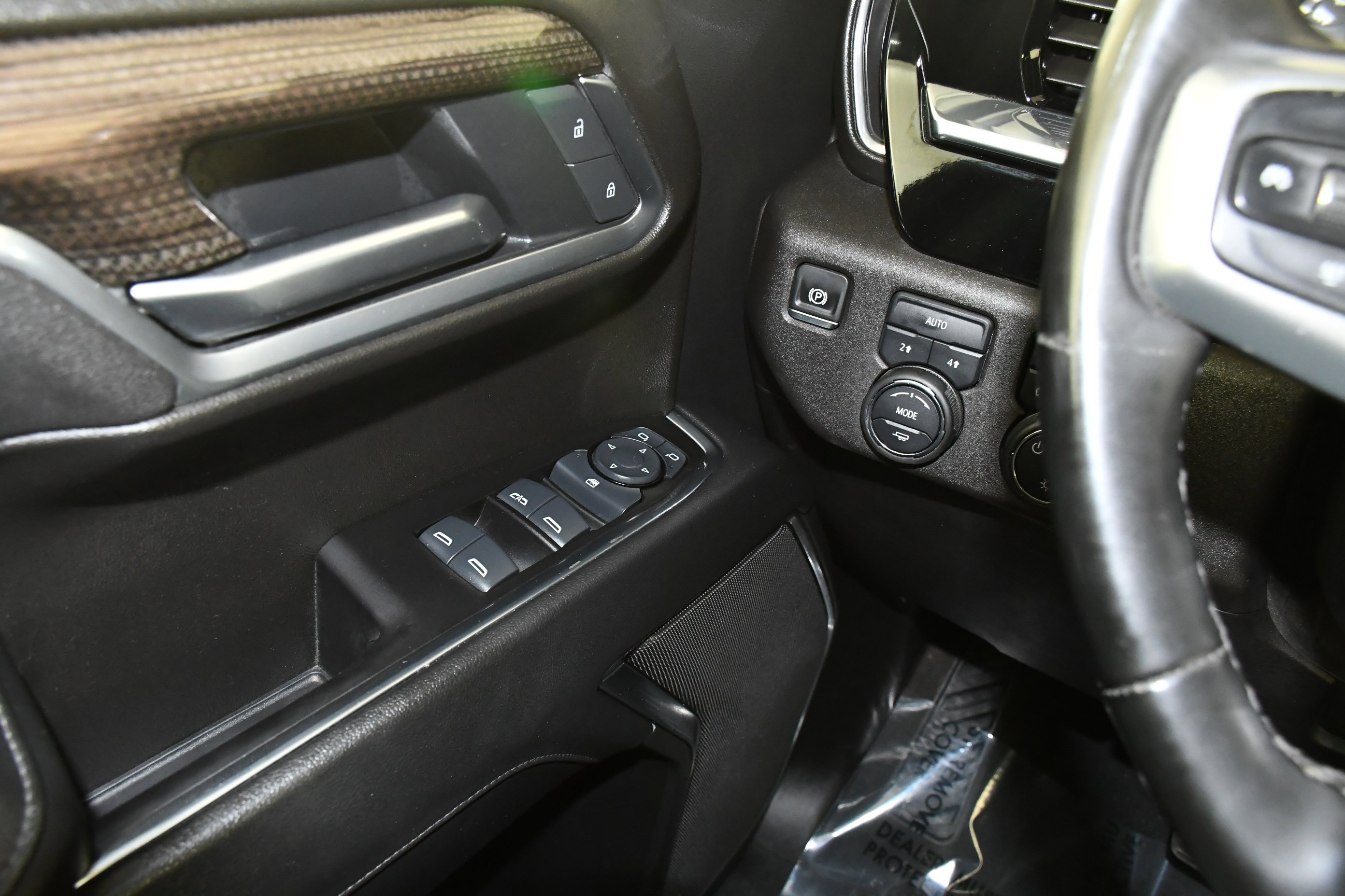 Used 2025 Chevrolet Silverado 1500 LT image 35