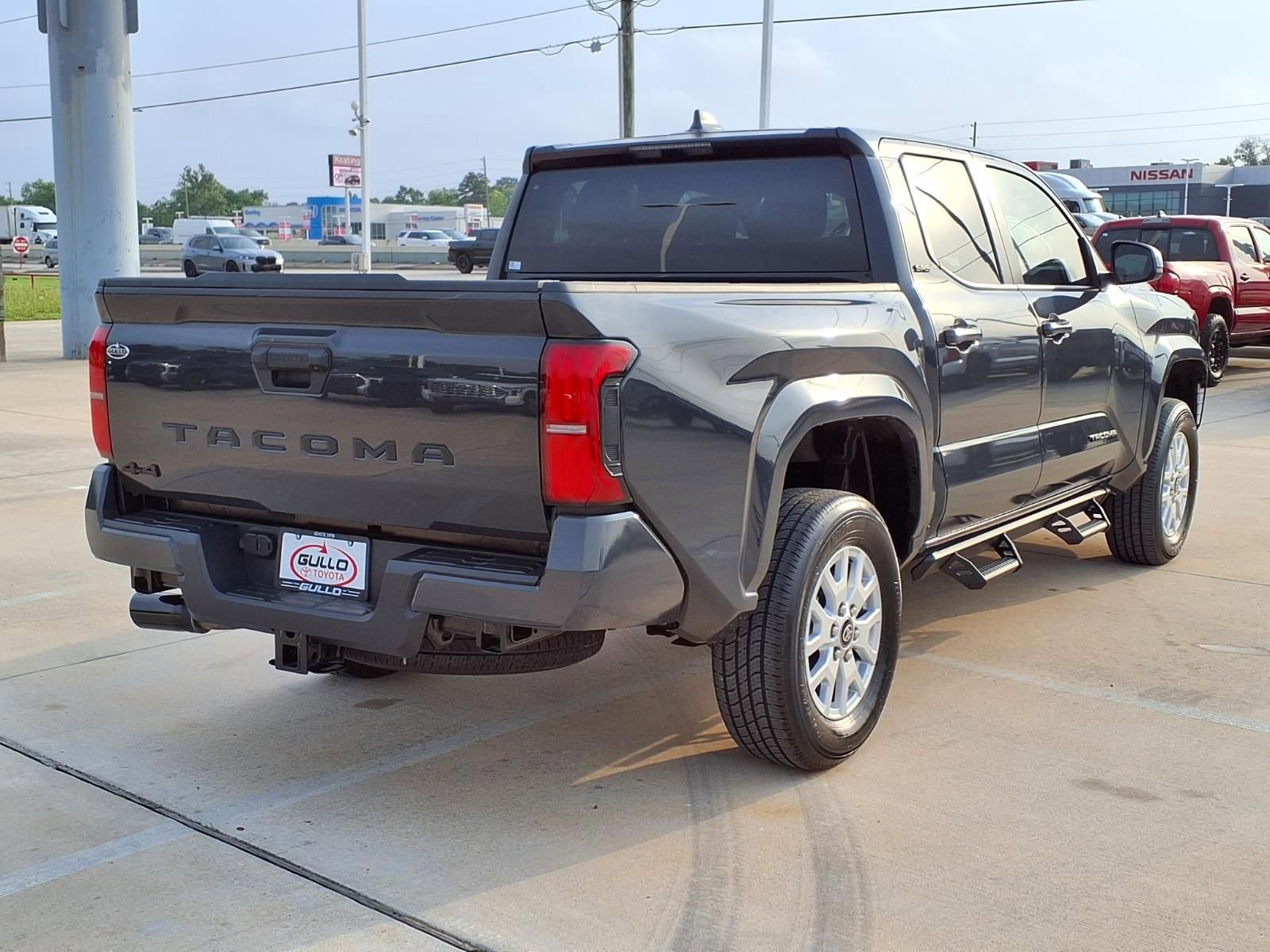 Certified 2025 Toyota Tacoma SR5 AWD/4WD image 6