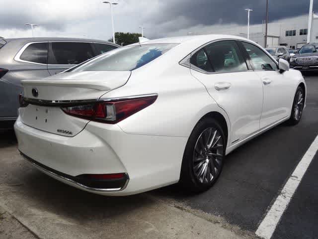 Used 2020 Lexus ES 300h w/ Accessory Package FWD image 4