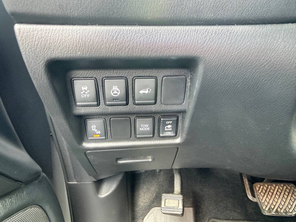 Used 2019 Nissan Pathfinder Platinum FWD image 12