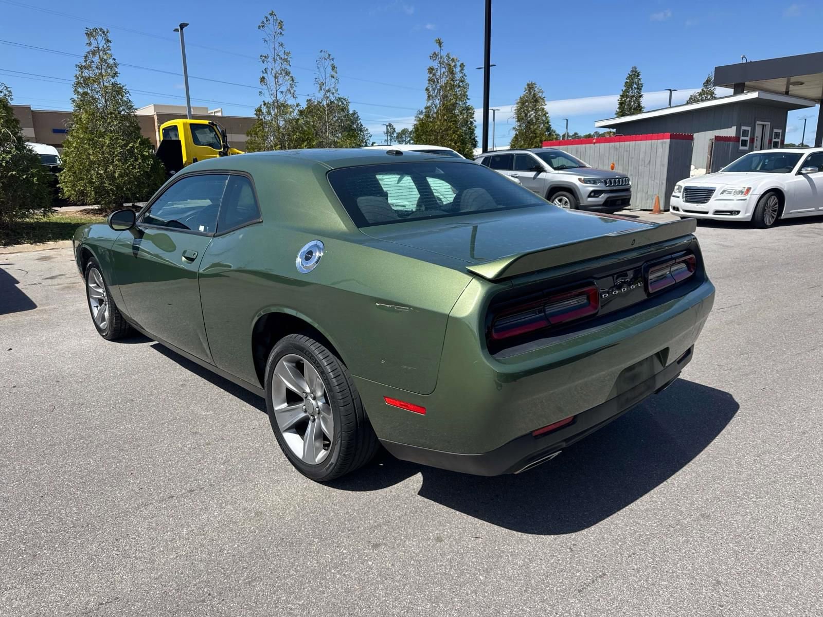 Used 2019 Dodge Challenger SXT image 4