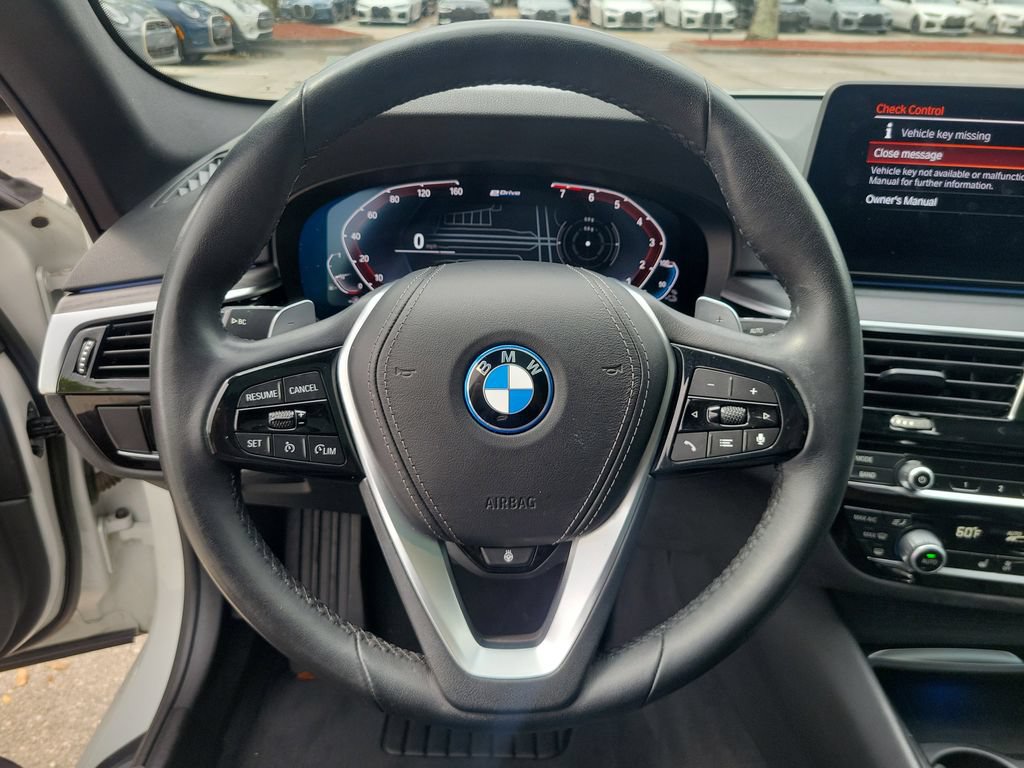 Used 2023 BMW 530e xDrive w/ Premium Package AWD/4WD image 21