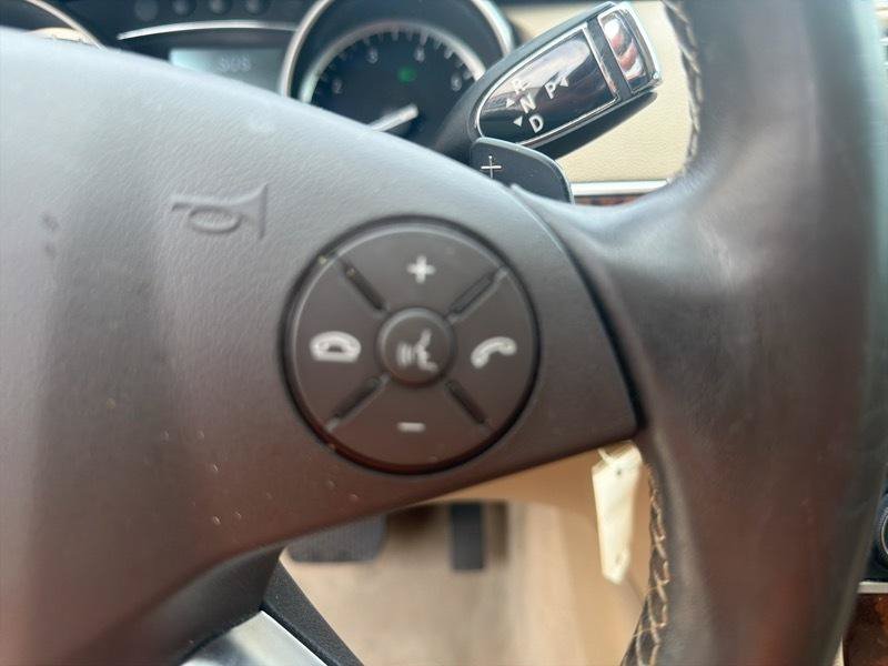 Used 2011 Mercedes-Benz R 350 4MATIC image 39