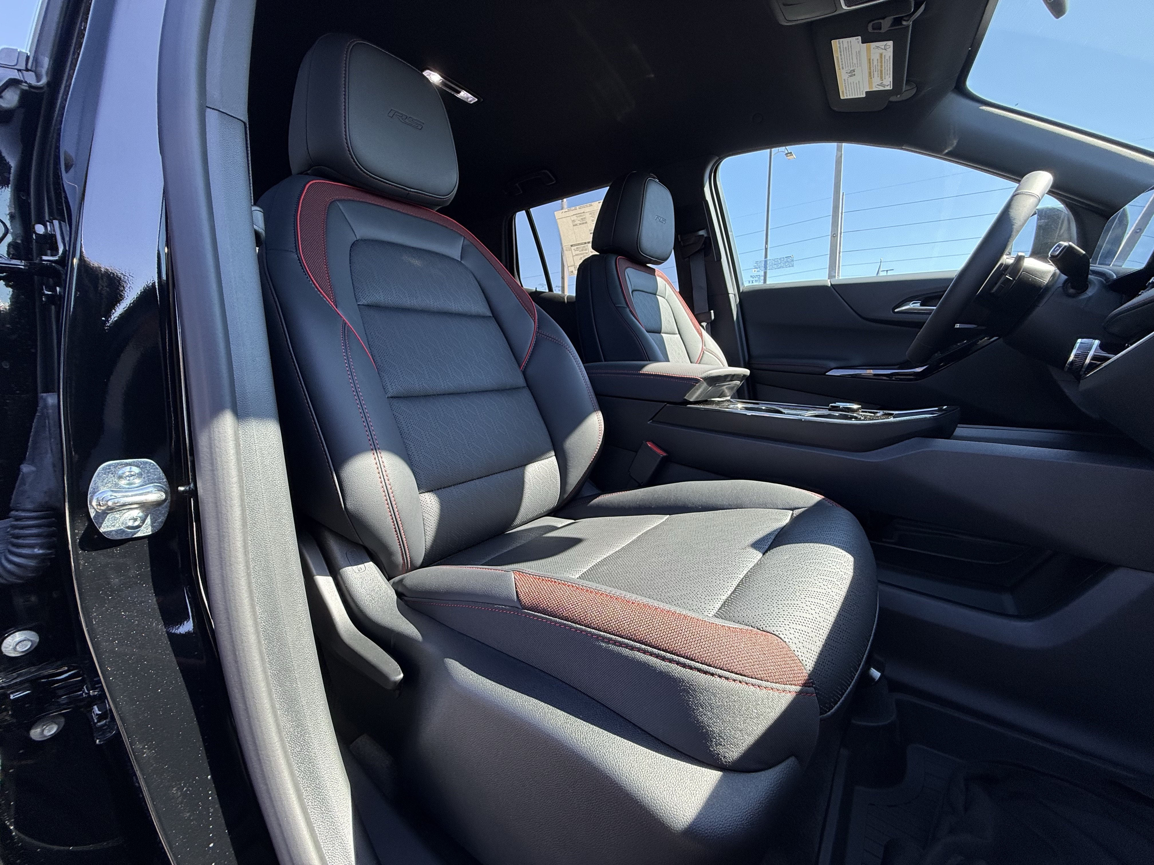 New 2027 Chevrolet Equinox RS w/ LPO, Floor Liner Package FWD image 35