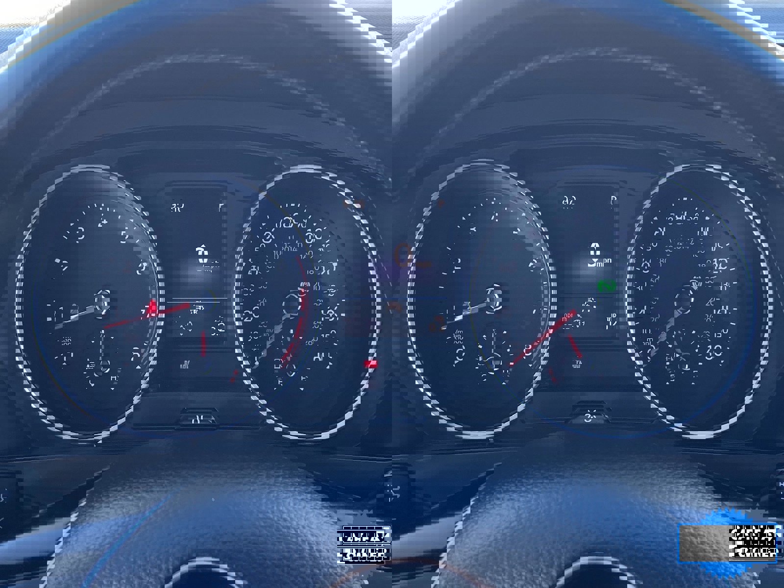 Used 2020 Volkswagen Tiguan SE image 32