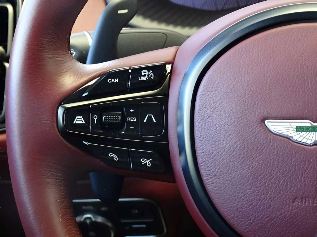 Used 2021 Aston Martin DBX image 23