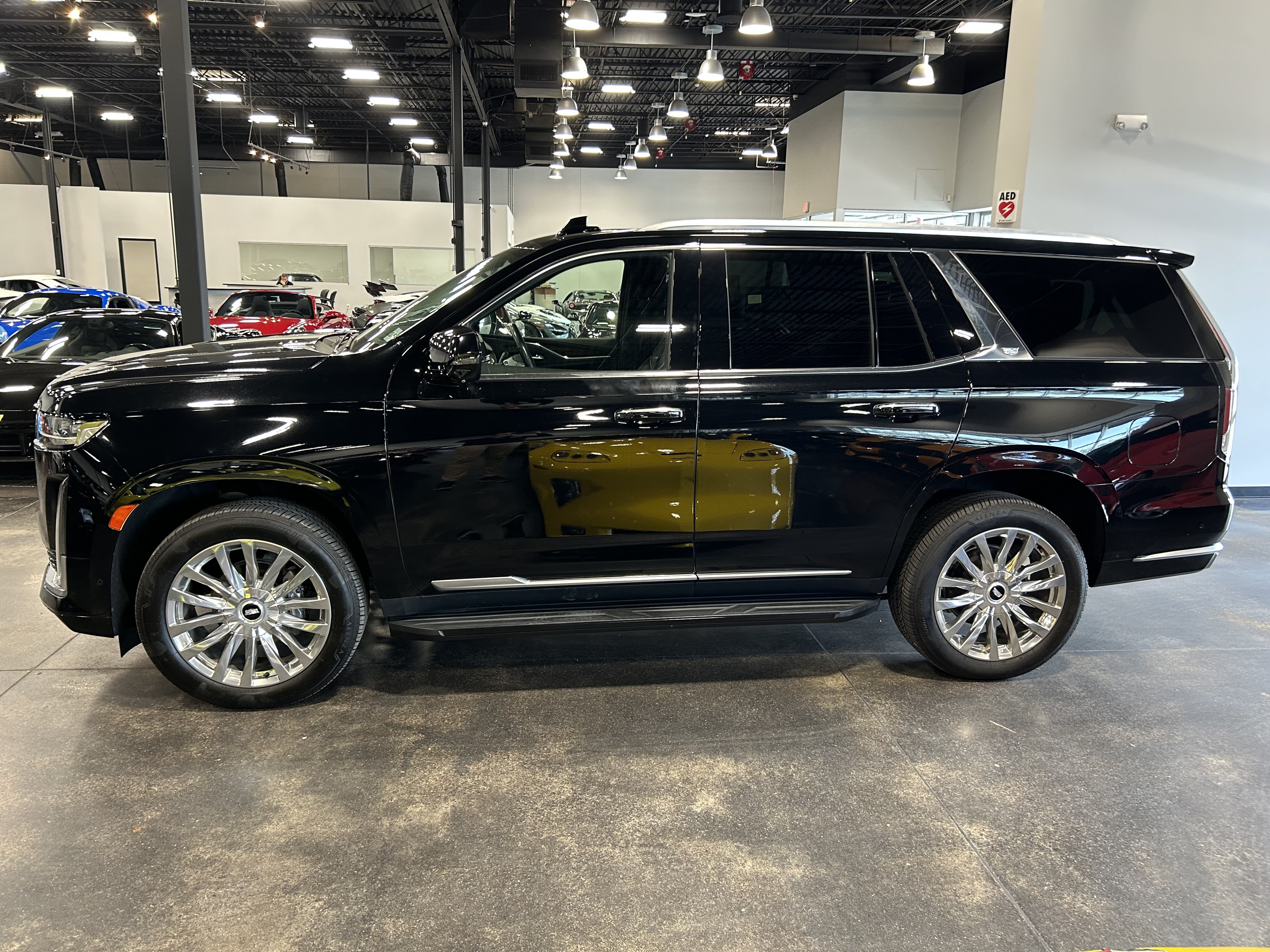 Used 2021 Cadillac Escalade Premium Luxury w/ Driver Assist Tech Package AWD/4WD image 6