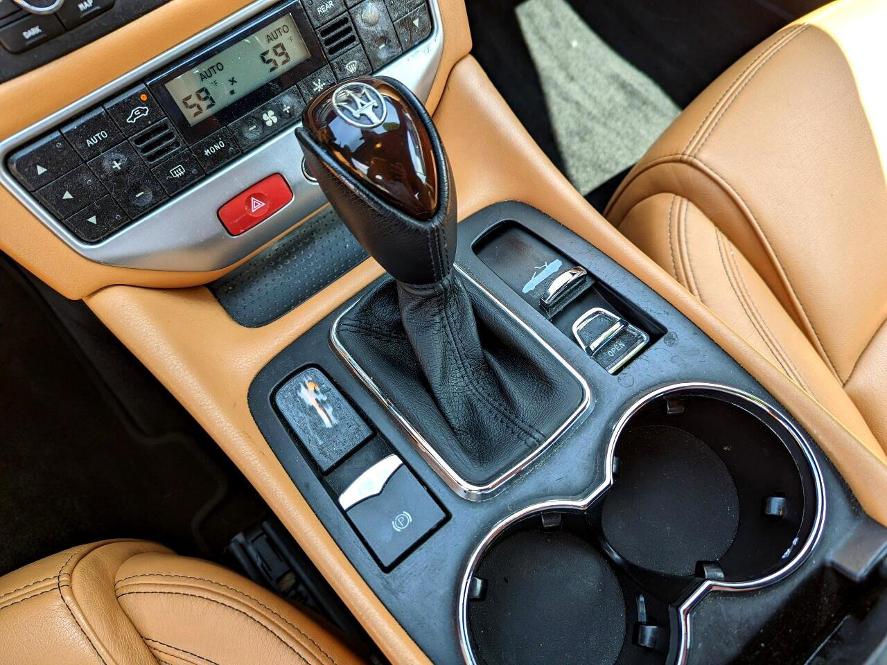 Used 2011 Maserati GranTurismo Convertible image 23