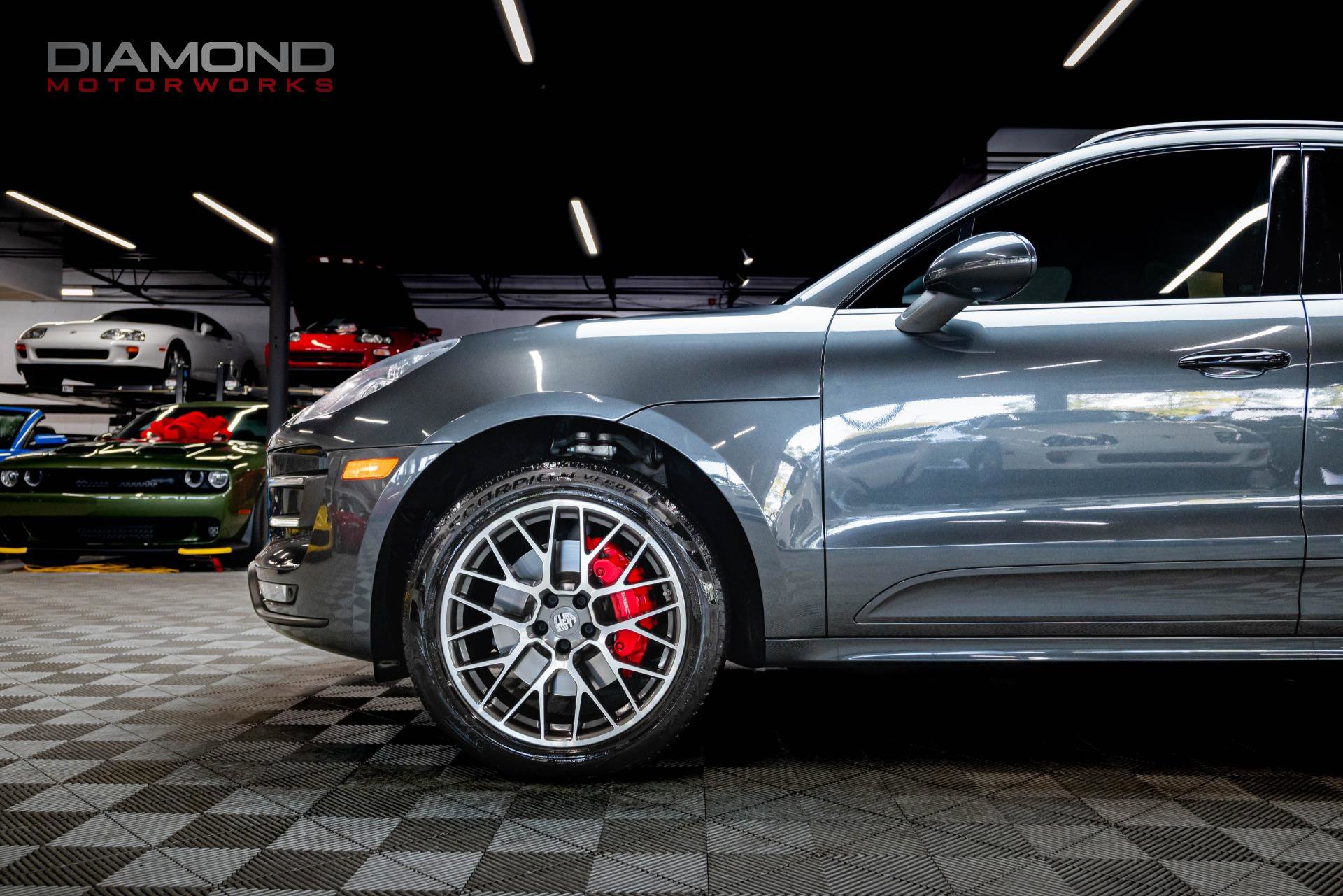 Used 2018 Porsche Macan Turbo image 11