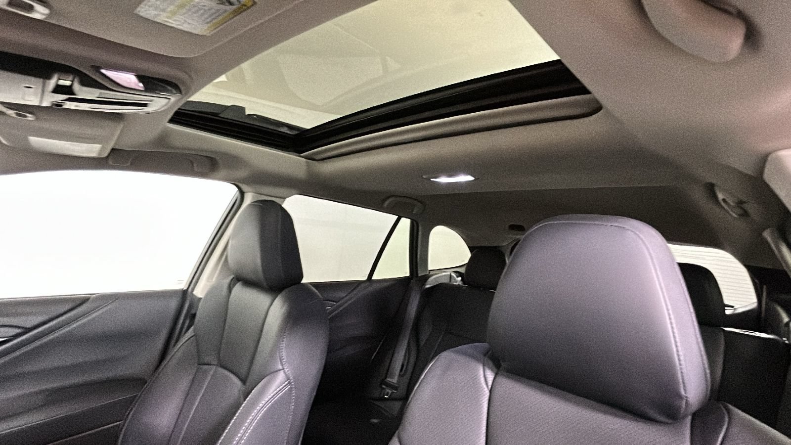 Used 2023 Subaru Outback Limited AWD/4WD image 15