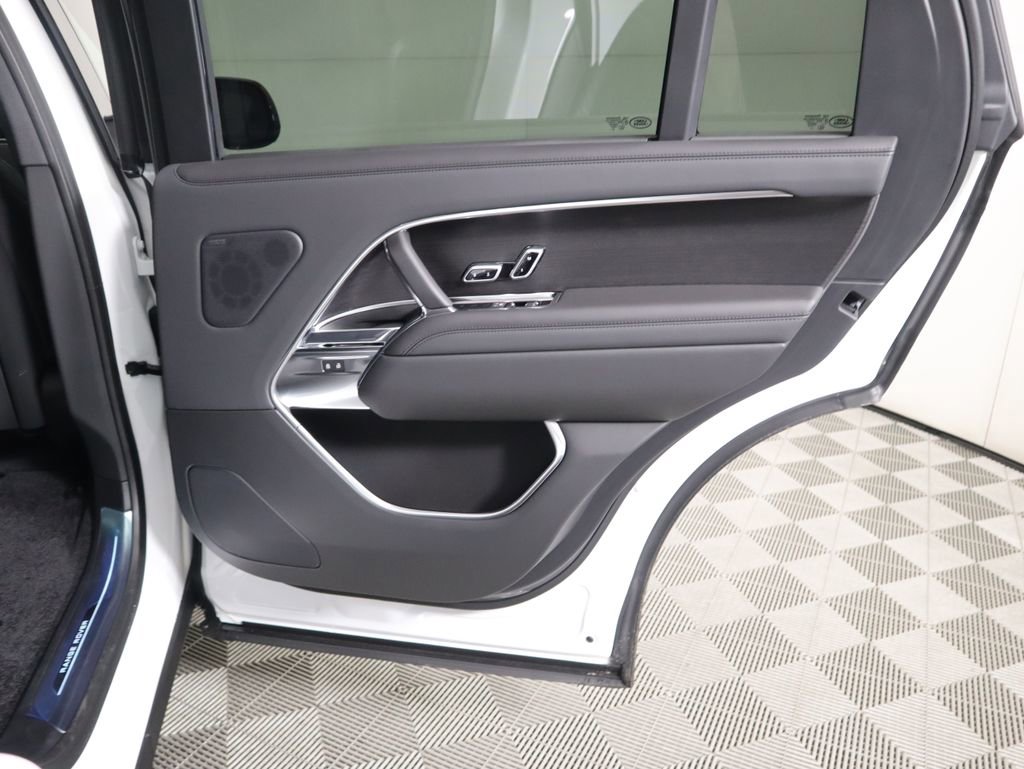New 2026 Land Rover Range Rover Long Wheelbase SE image 29
