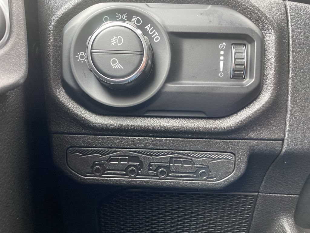 New 2025 Jeep Gladiator Sport AWD/4WD image 24