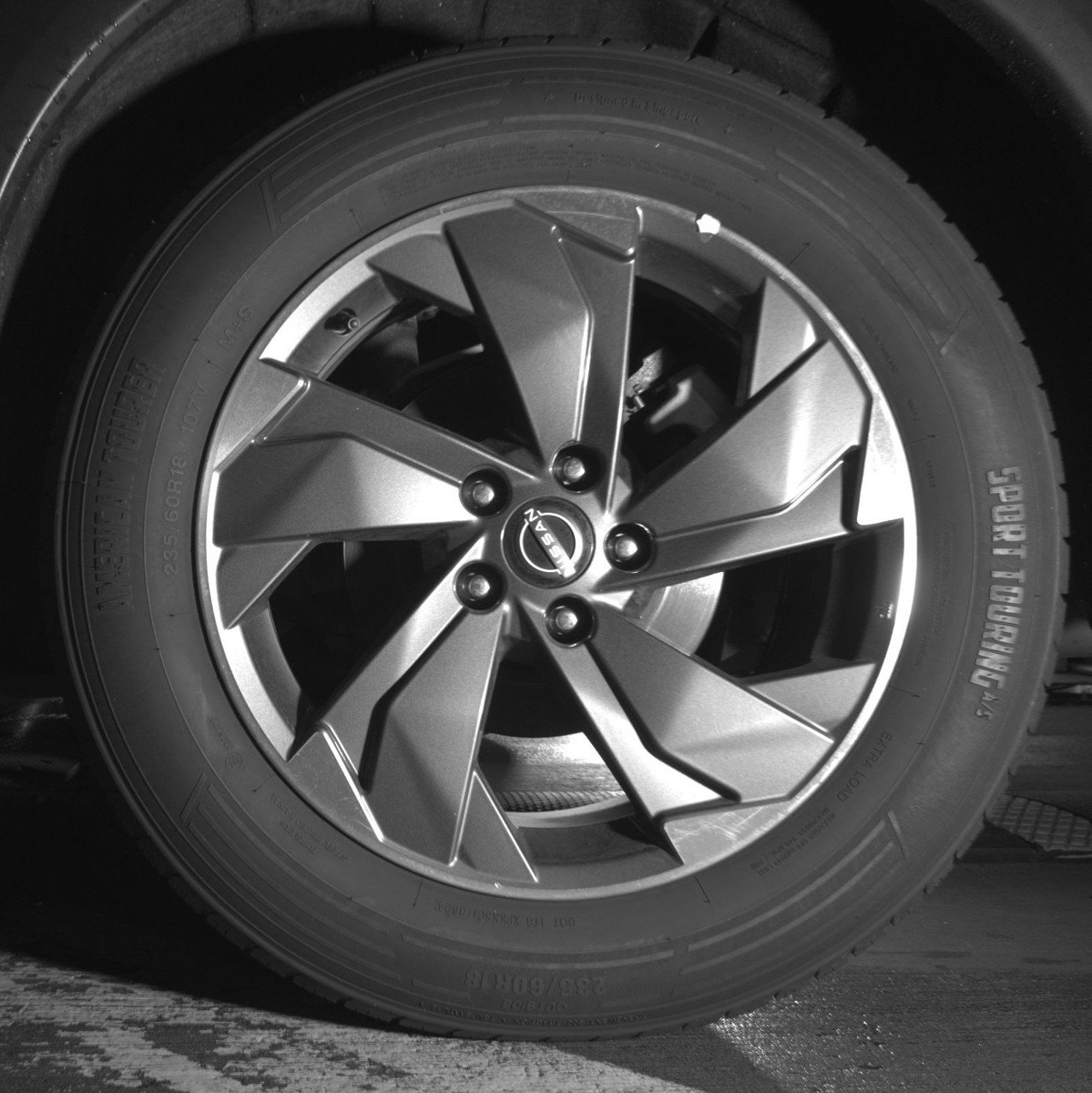 Used 2025 Nissan Rogue SV FWD image 14