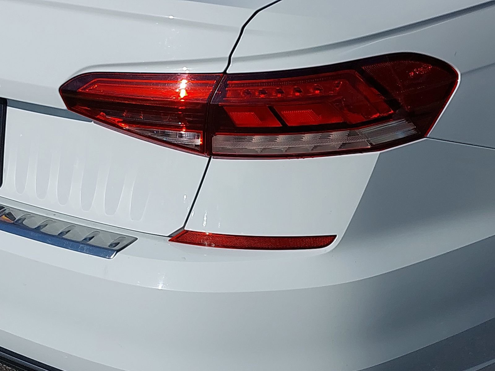 Used 2022 Volkswagen Passat 2.0T SE image 34