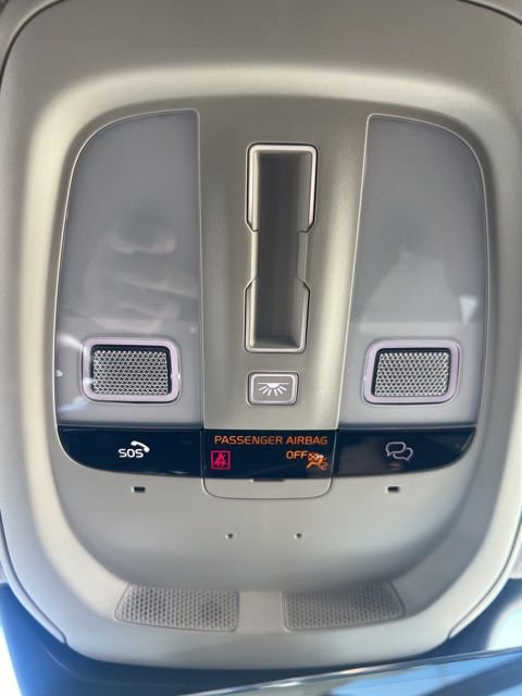 New 2025 Volvo XC40 B5 Core w/ Climate Package image 23